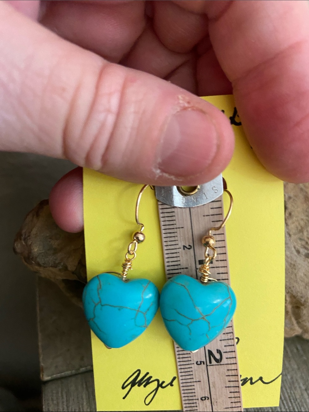 NEW Handmade Gold Tone Hook Turquoise HOWLITE Heart Drop EarringS - Picture 3 of 3